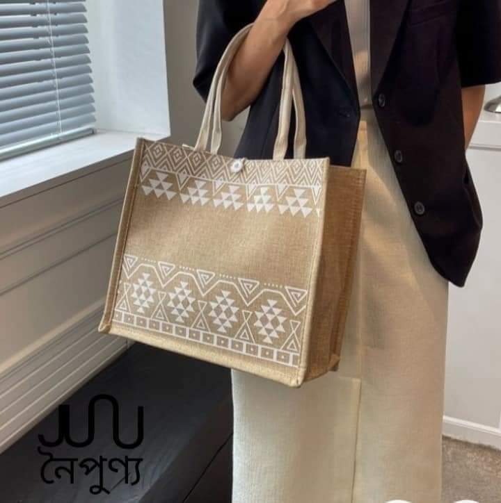 Geometric print jute tote